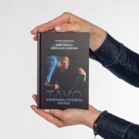 01_Knyga_Rankose